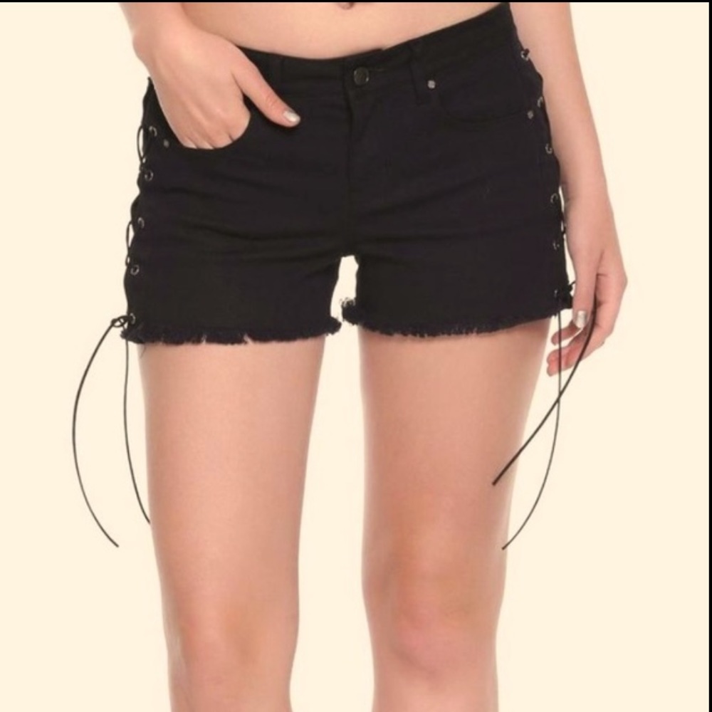 -American Icon black side lace shorts